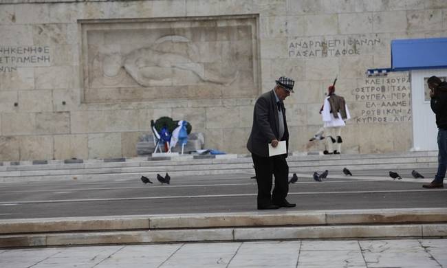 Σε ισχύ από το 2018 το ασφαλιστικό-τέρας: Τα 11 μέτρα «σοκ» Σε ισχύ από το 2018 το ασφαλιστικό-τέρας: Τα 11 μέτρα «σοκ»